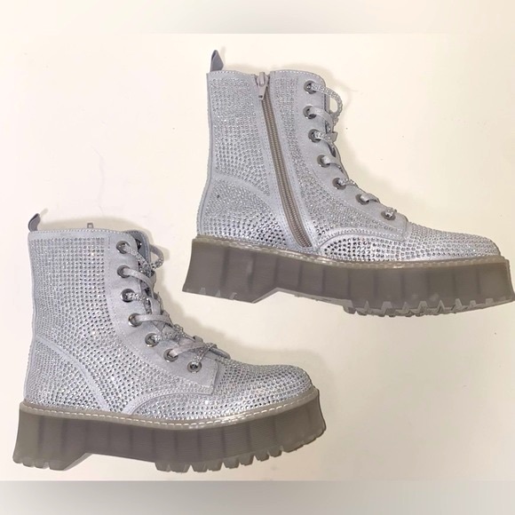 Steve Madden Women's Dynamite Silver Multi Combat & Lace-up Boots Size 6.5 - Picture 5 of 12